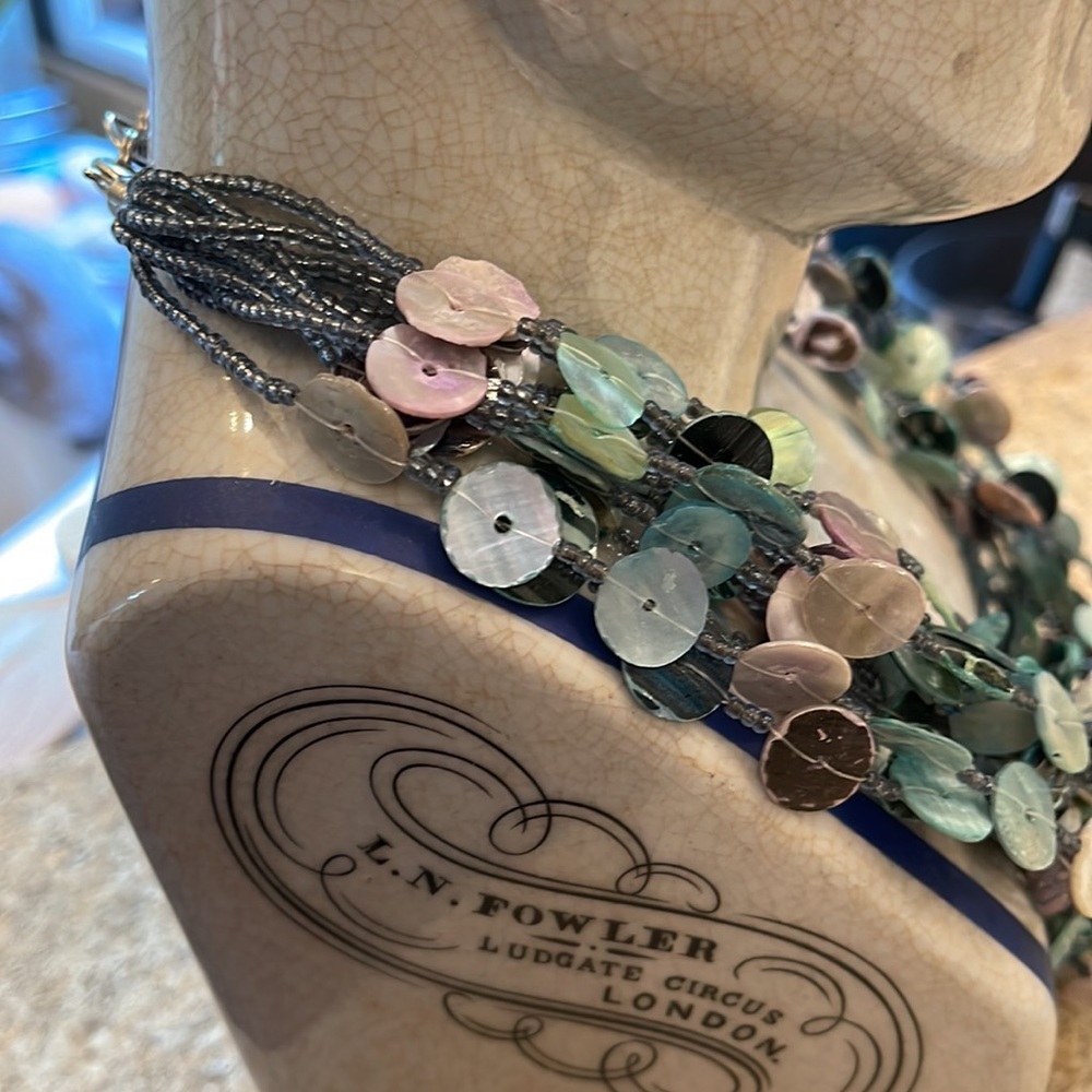 Beaded necklace - Picture 3 of 4